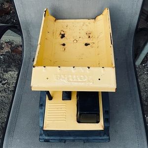 Vintage metal Tonka dump truck